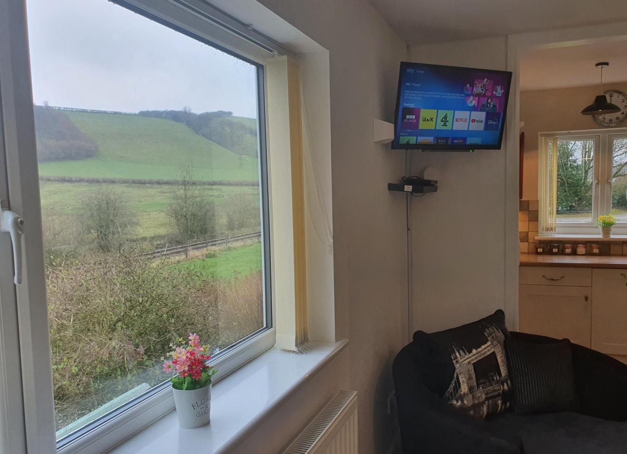 Idyllic 2 Bedroom Self-Contained Upsidedown Annexe Llandrindod Wells Luaran gambar