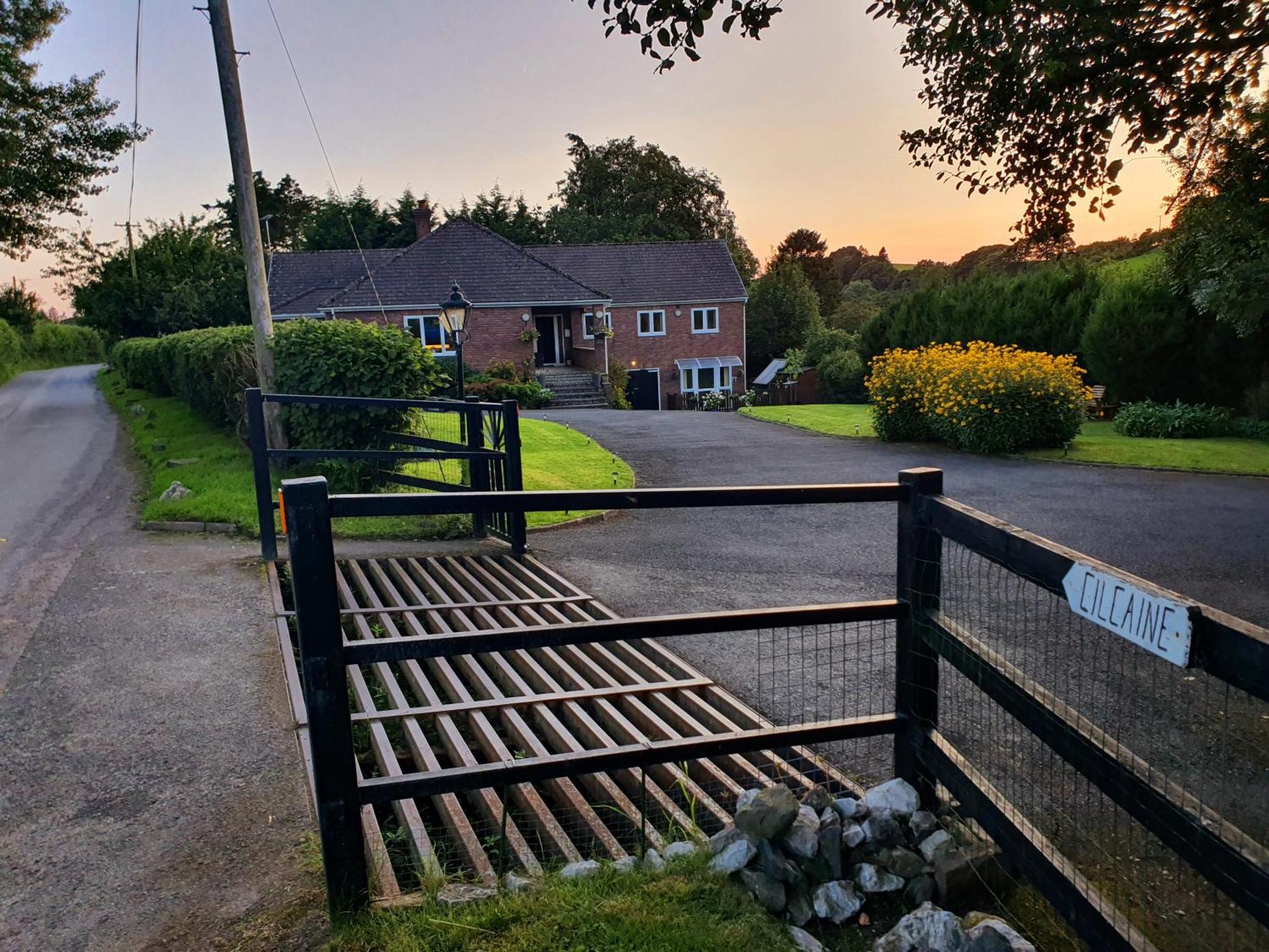 Idyllic 2 Bedroom Self-Contained Upsidedown Annexe Llandrindod Wells Luaran gambar
