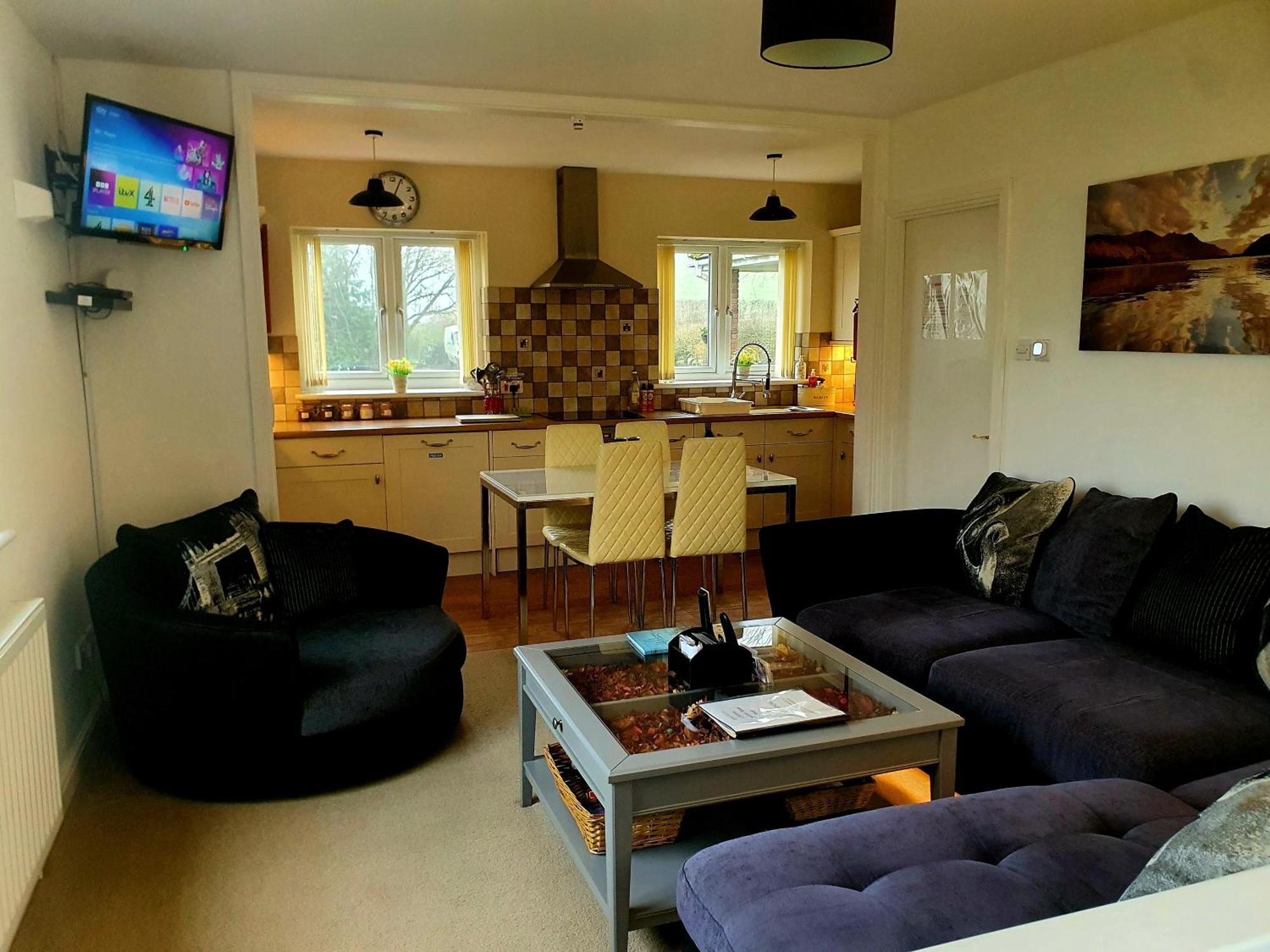 Idyllic 2 Bedroom Self-Contained Upsidedown Annexe Llandrindod Wells Luaran gambar