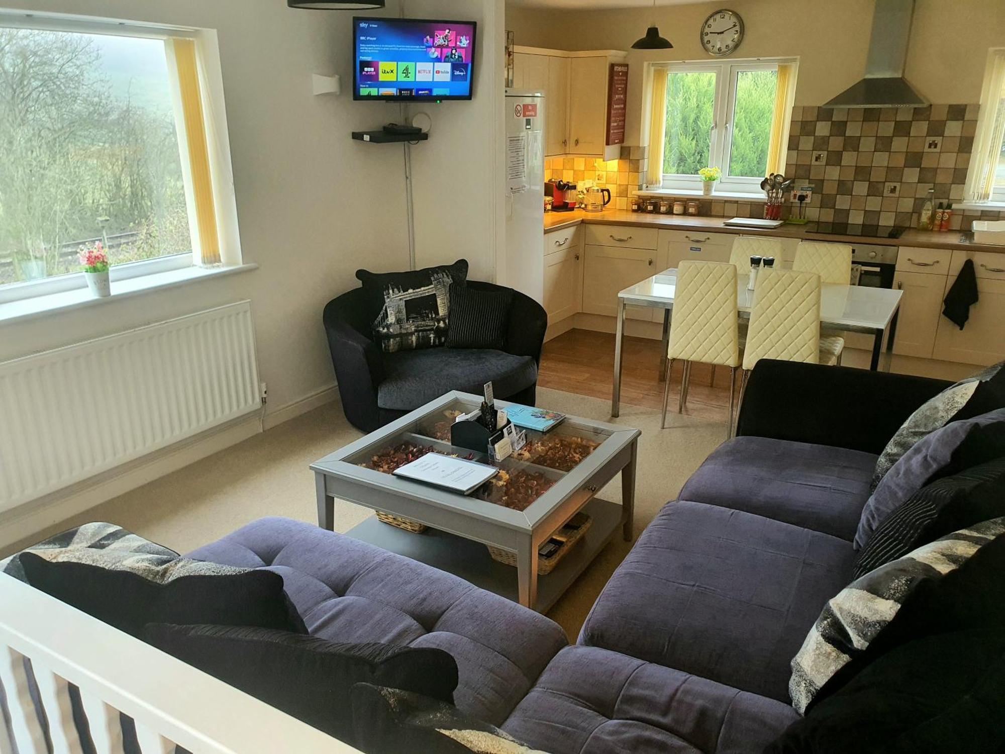 Idyllic 2 Bedroom Self-Contained Upsidedown Annexe Llandrindod Wells Luaran gambar