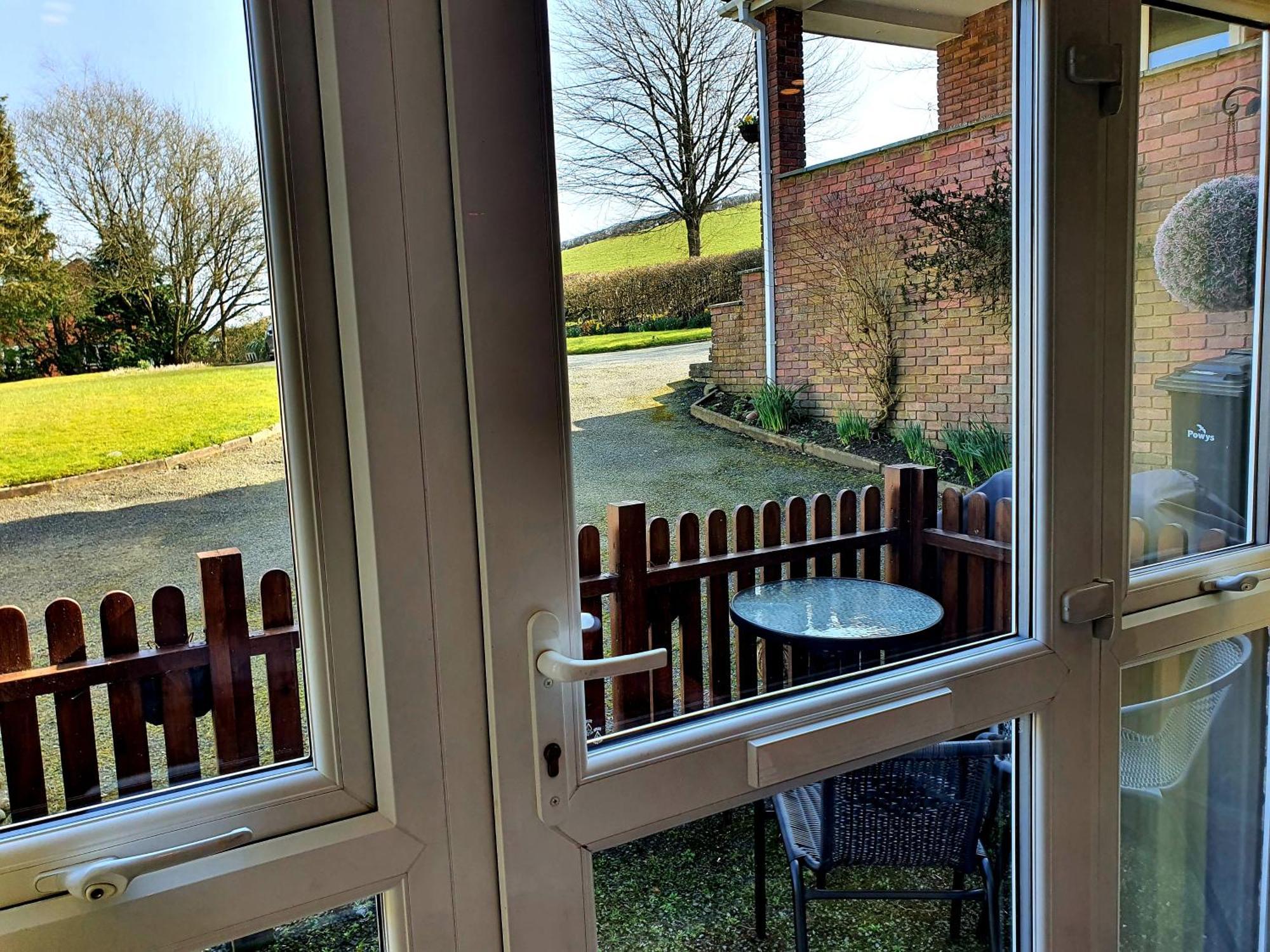 Idyllic 2 Bedroom Self-Contained Upsidedown Annexe Llandrindod Wells Luaran gambar